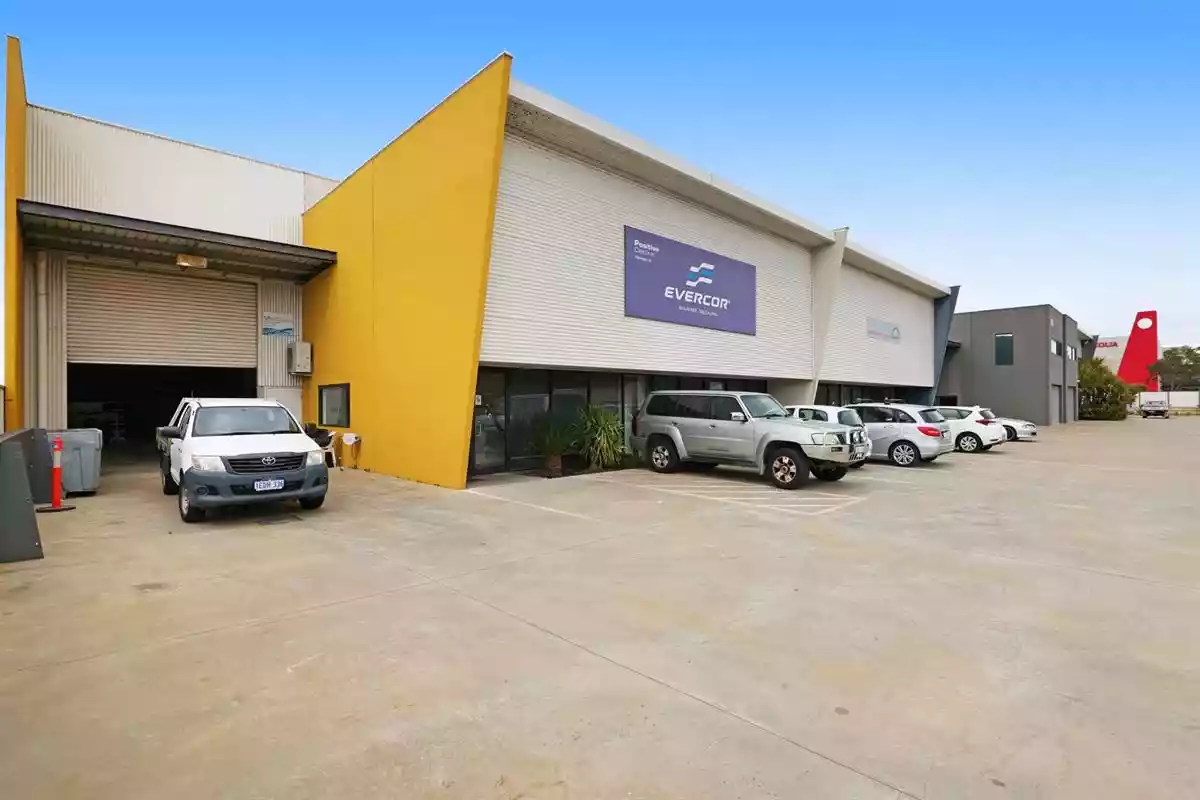 Unit 1/915 Cockburn Road