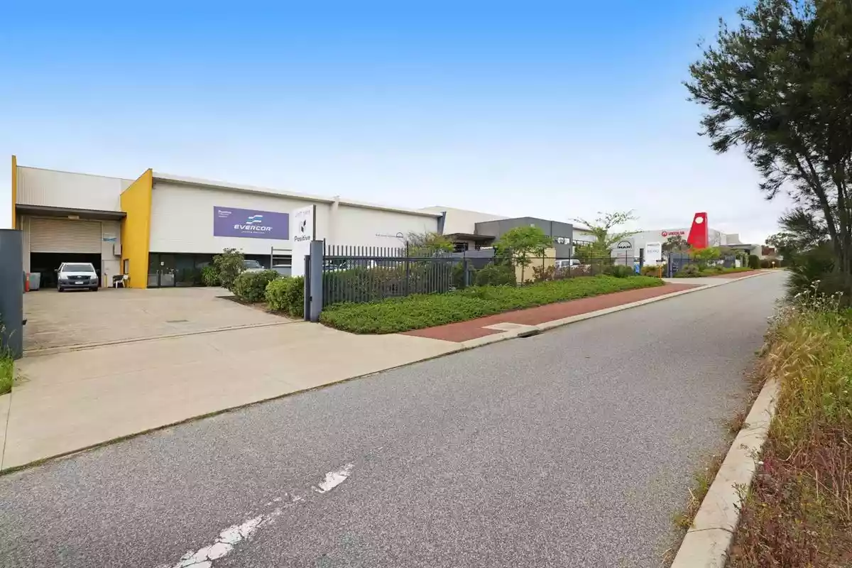 Unit 1/915 Cockburn Road