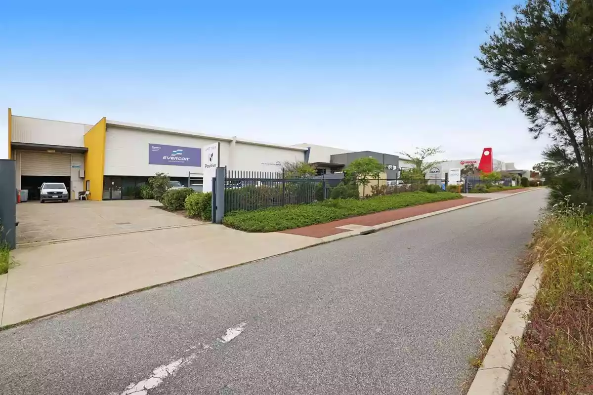 Unit 1/915 Cockburn Road
