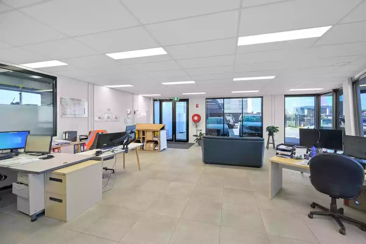 9 Trade Place