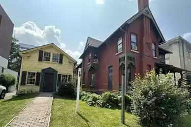 A1-109 Seneca Street East