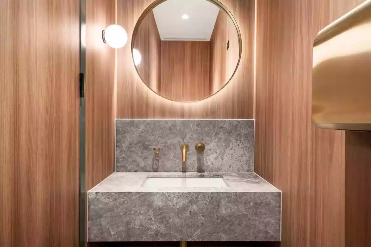 10.01/130 Little Collins St