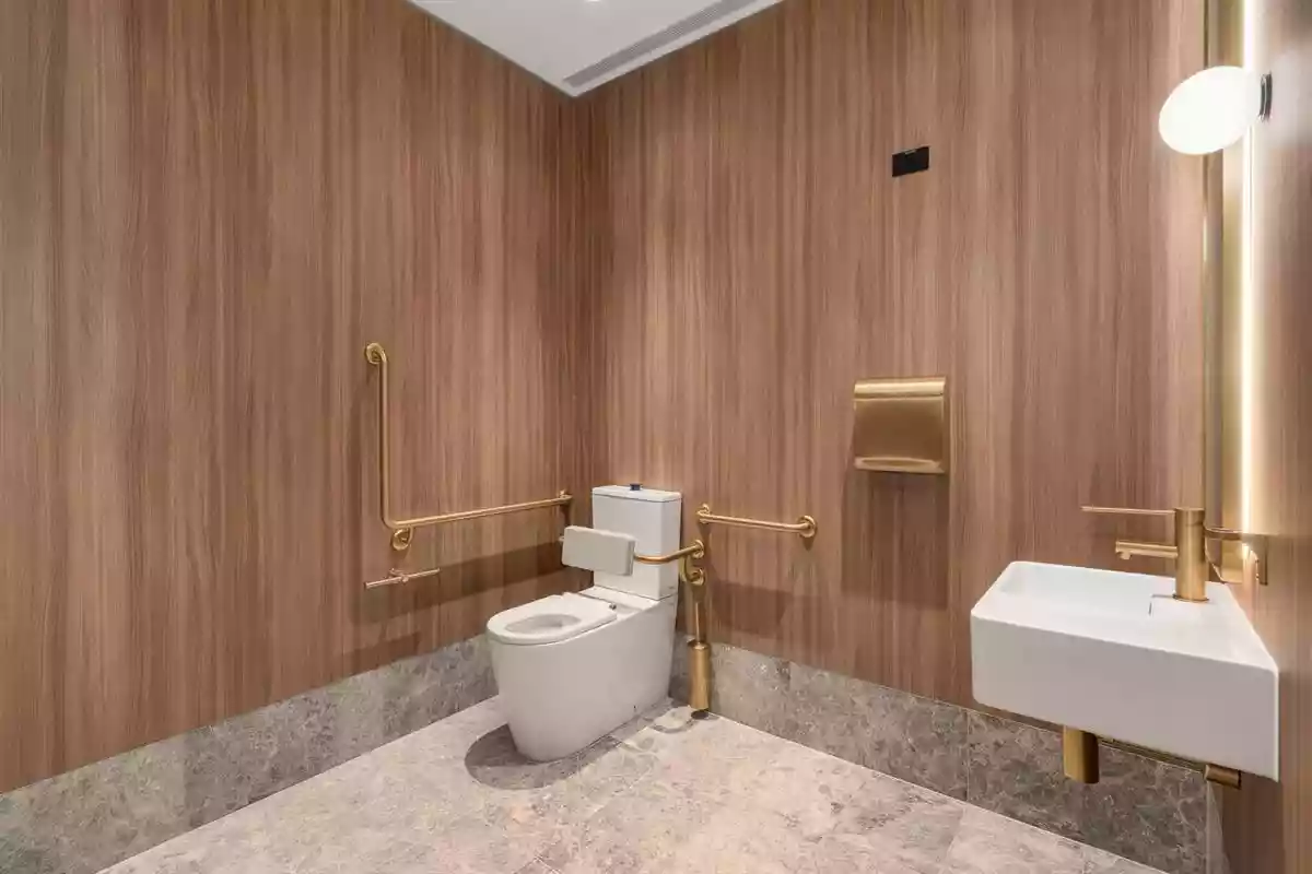 10.01/130 Little Collins St