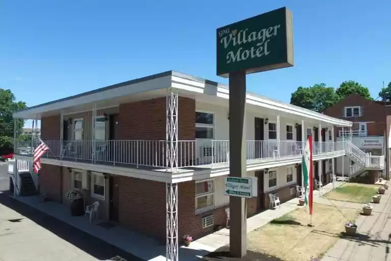 A1-106 East Fourth Street