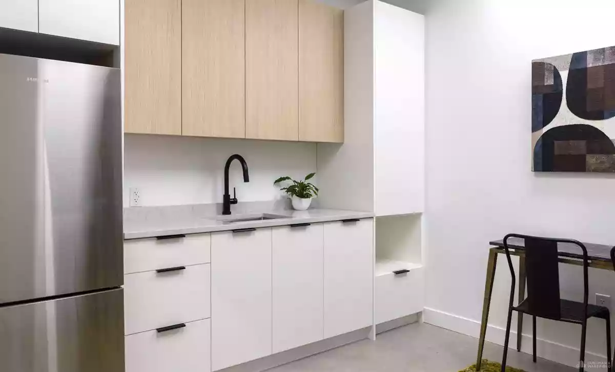 Burnaby - Warehouse/Distribution