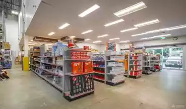 North Vancouver - Warehouse/Distribution