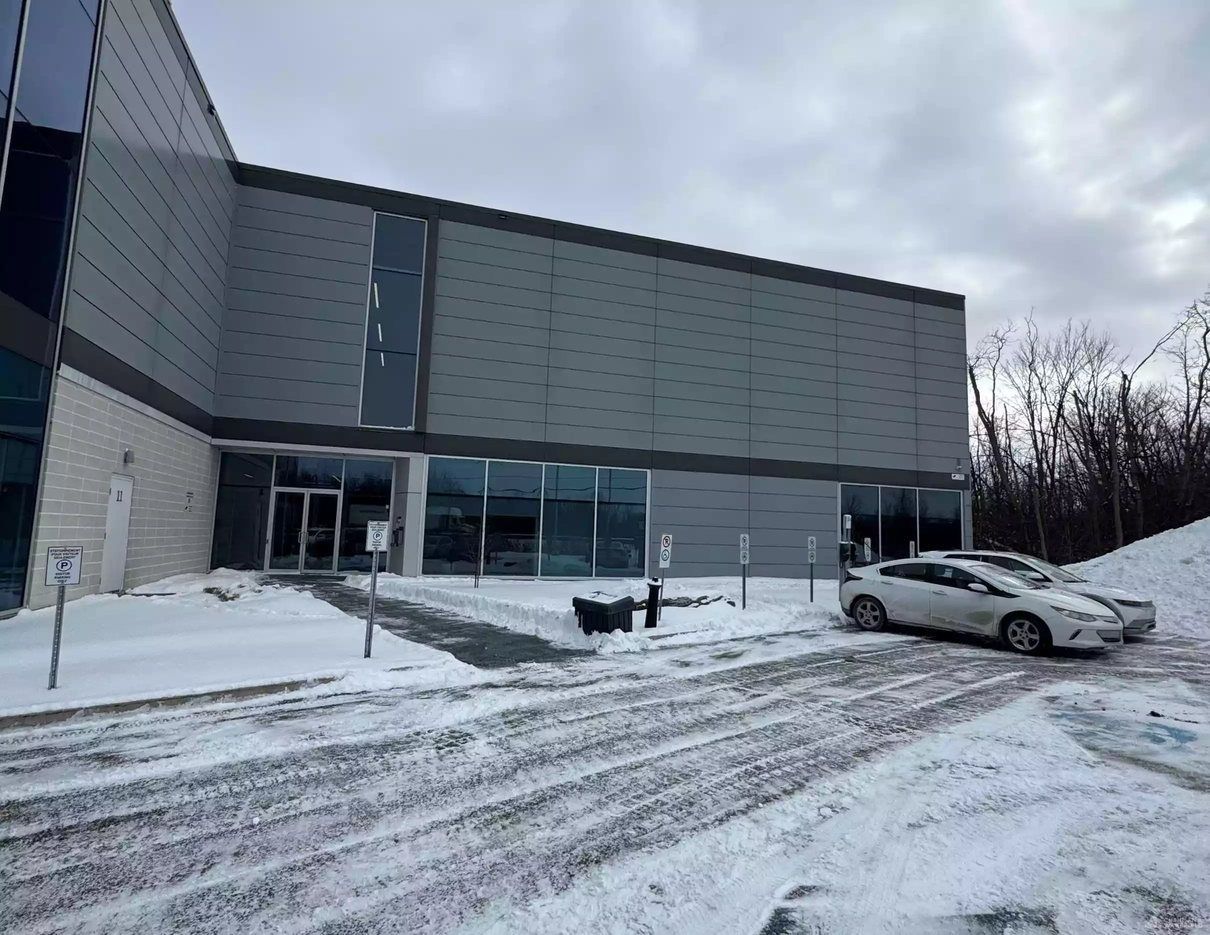 Laval - Warehouse/Distribution