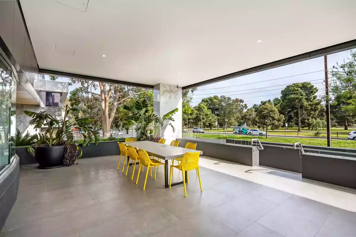 8 Greenhill Road