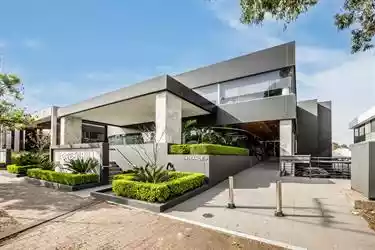 8 Greenhill Road