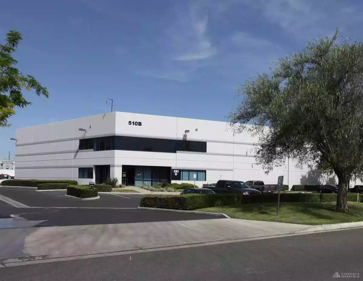 Corona - Warehouse/Distribution