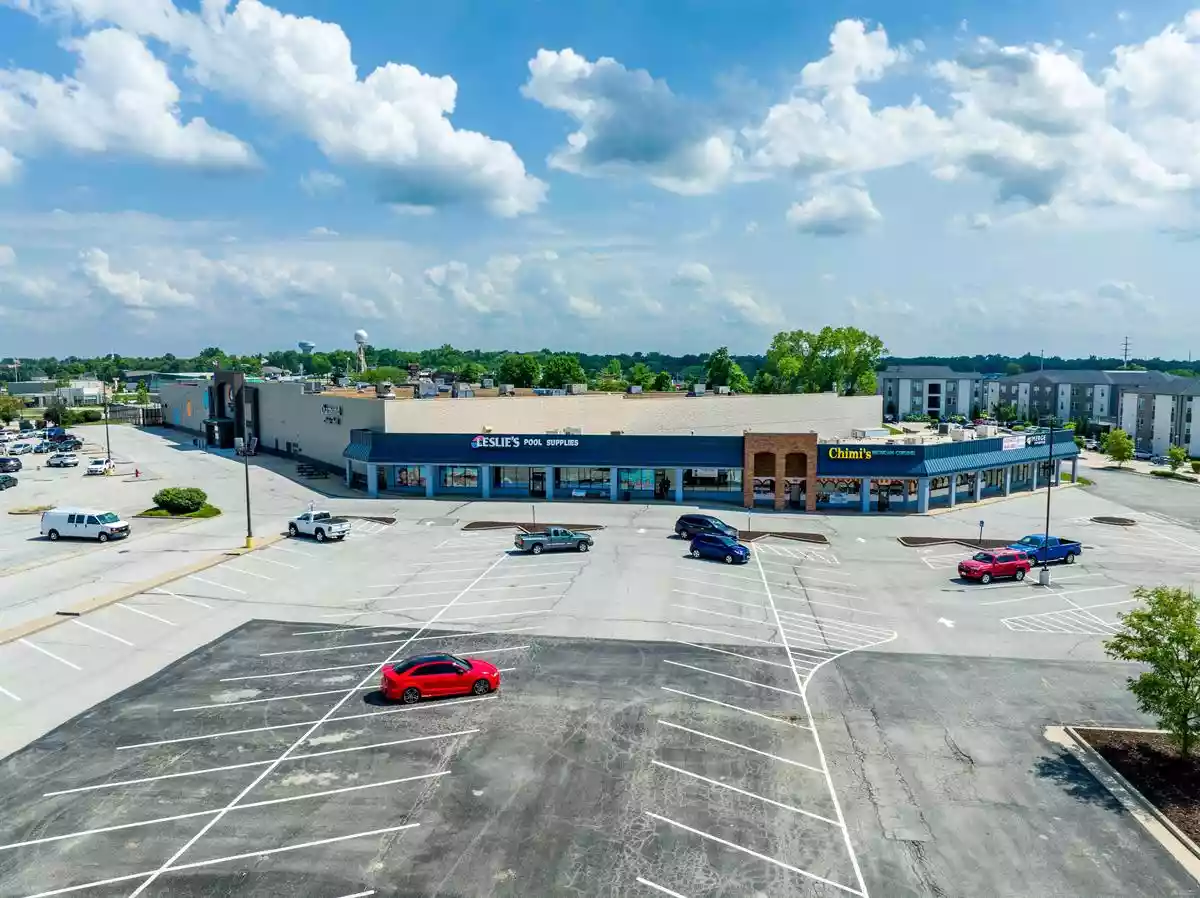 St. Peters - Unanchored Strip Center