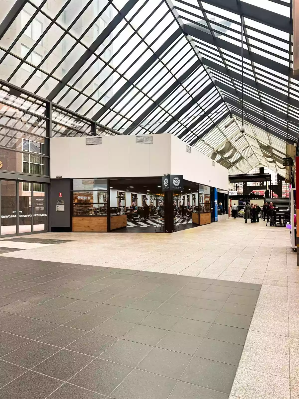 P8A-9/3 Southgate Avenue