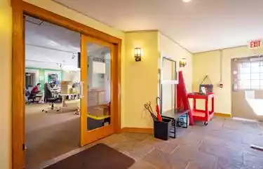 North Vancouver - Warehouse/Distribution