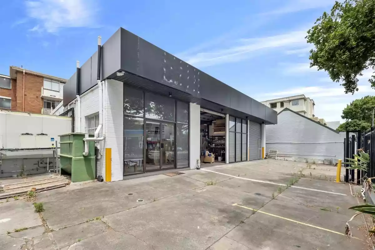 1225 Botany Road