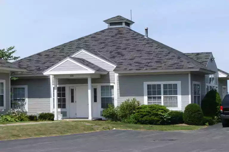 A2-866 Brighton Ave East