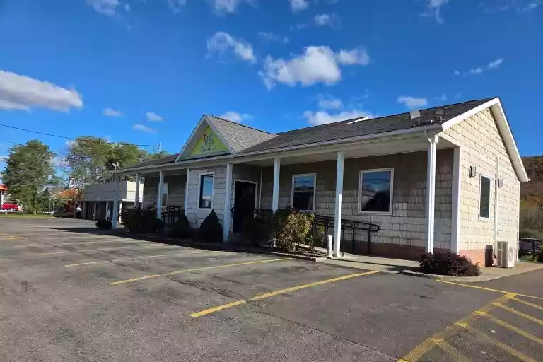 A1-319 Hamilton Street South