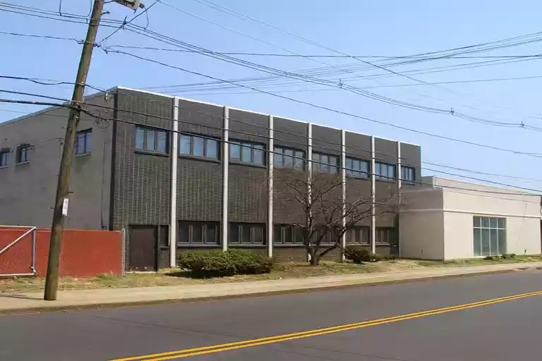 A1-60 Dingens Street