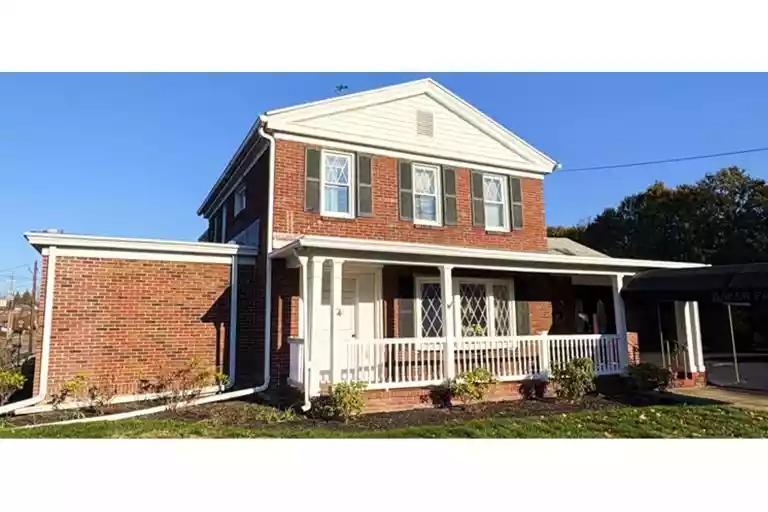 A1-638 Gray Street West