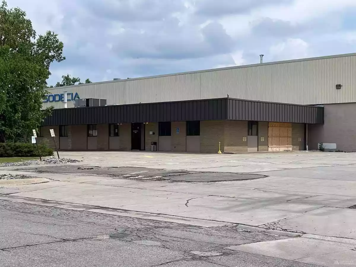 Roseville - Manufacturing