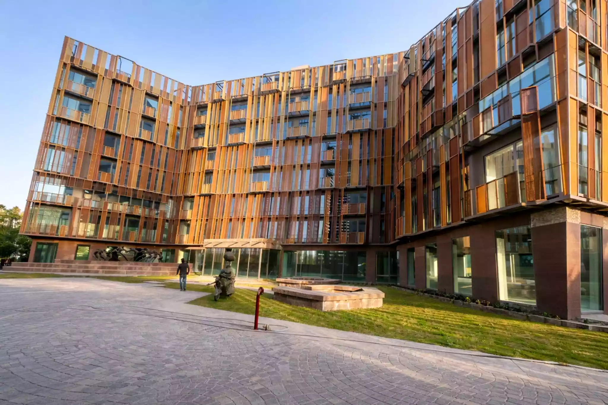 Republic Tower - Commercial Space for Lease in Noida1