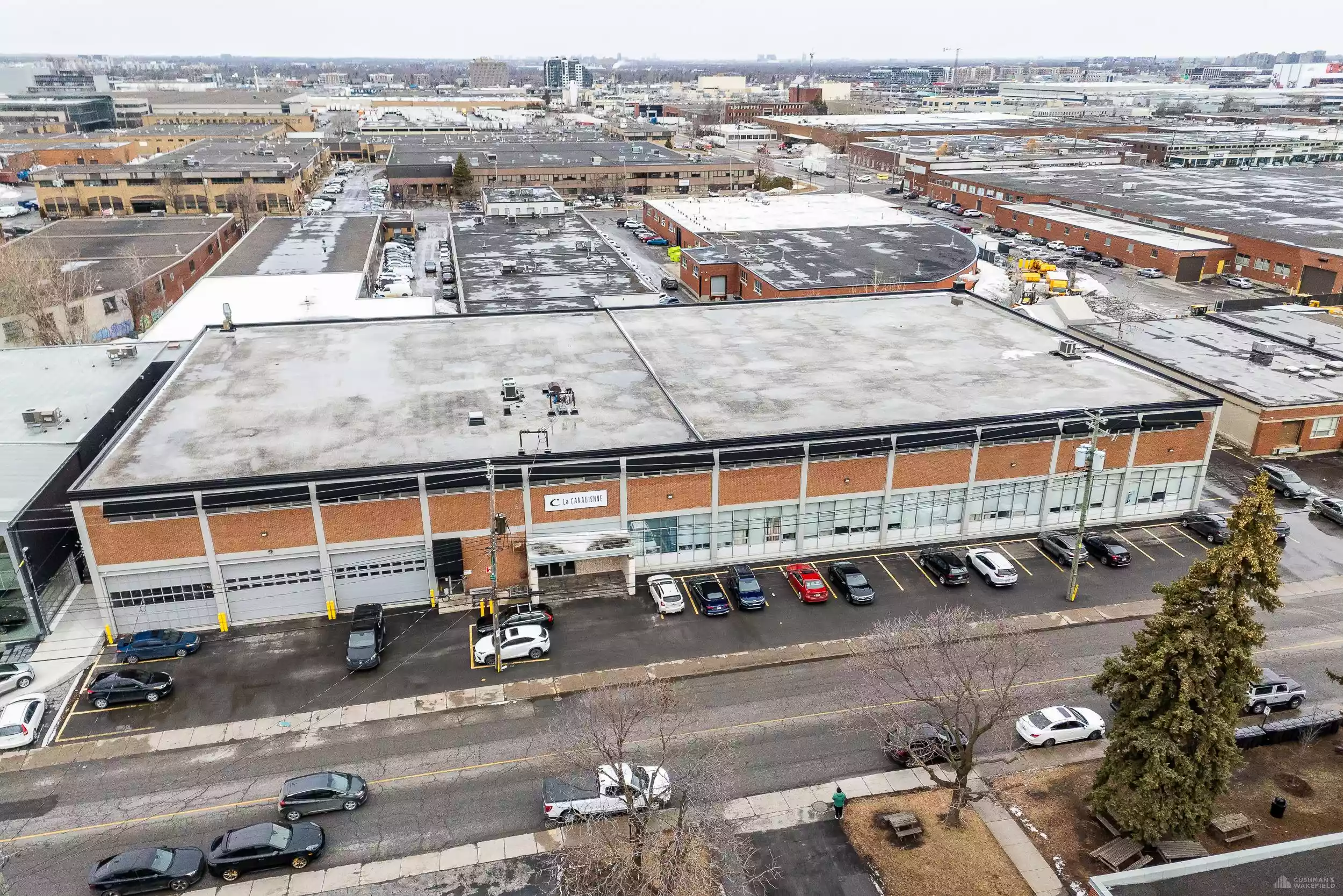 Mount-Royal - Warehouse/Distribution