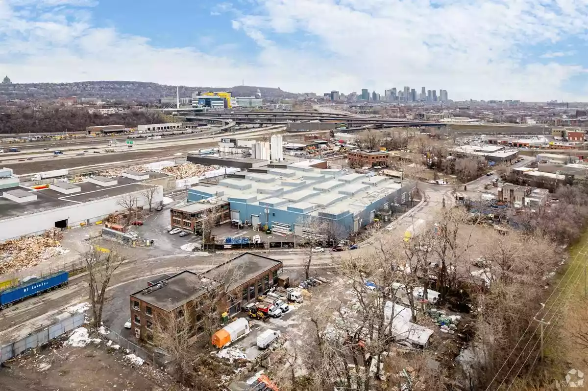 Montreal - Warehouse/Distribution