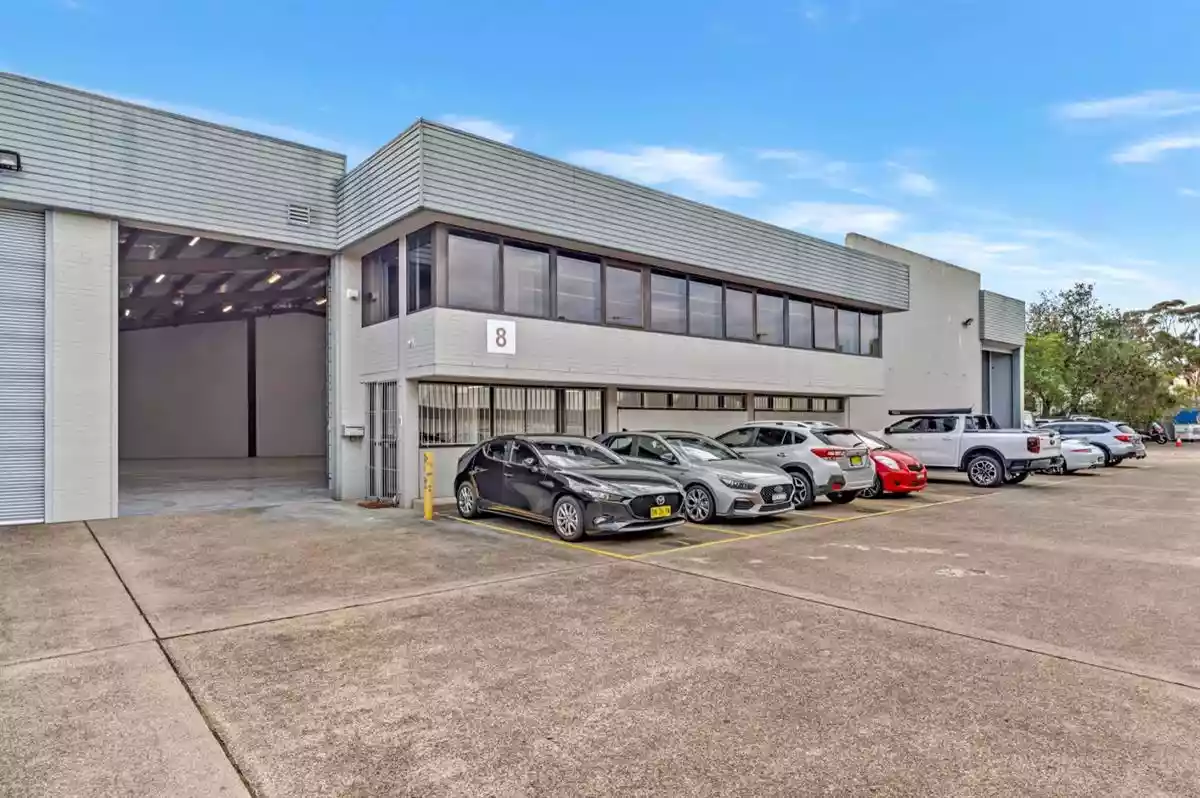 Unit 8/4 Bronti Street