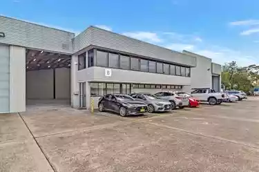 Unit 8/4 Bronti Street