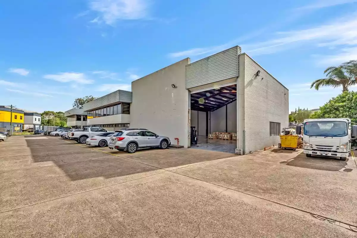 Unit 8/4 Bronti Street