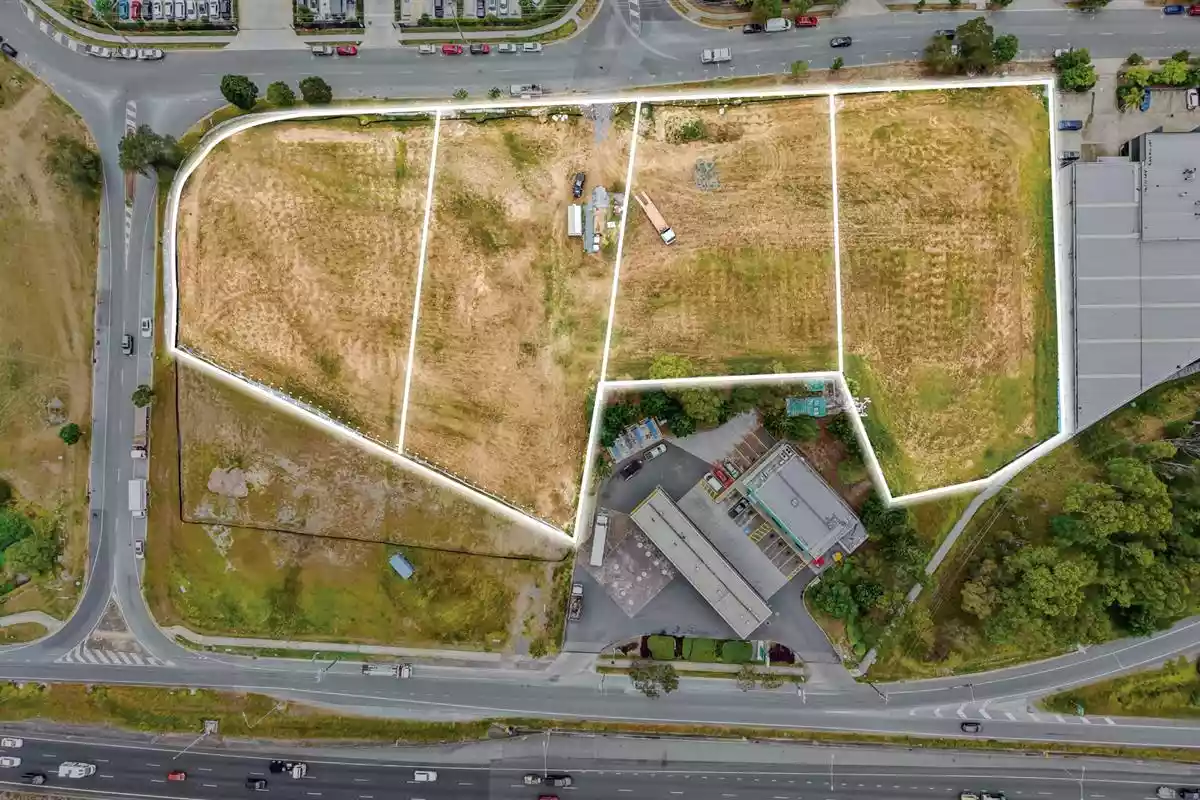 4090-4096 Pacific Highway