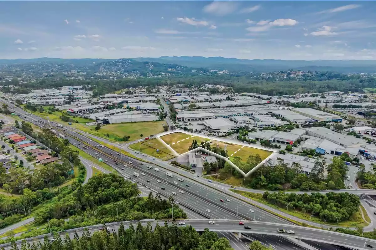 4090-4096 Pacific Highway