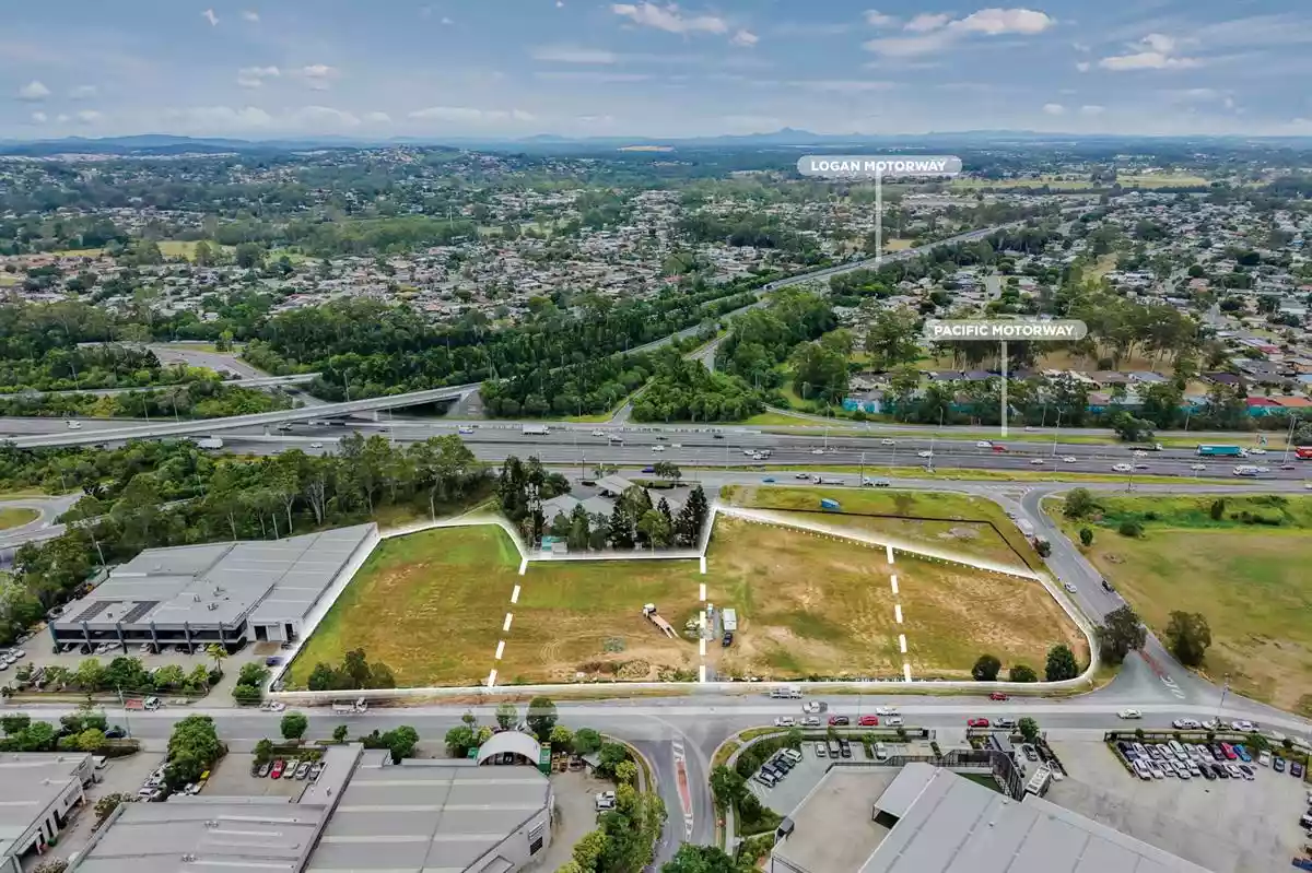 4090-4096 Pacific Highway