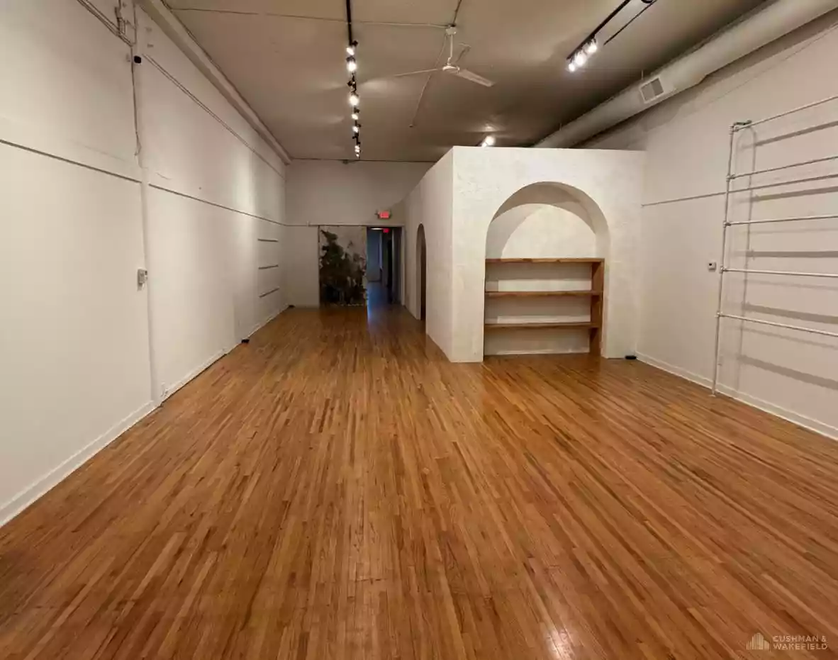 North Vancouver - Retail