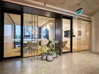 16 Stephenson Street