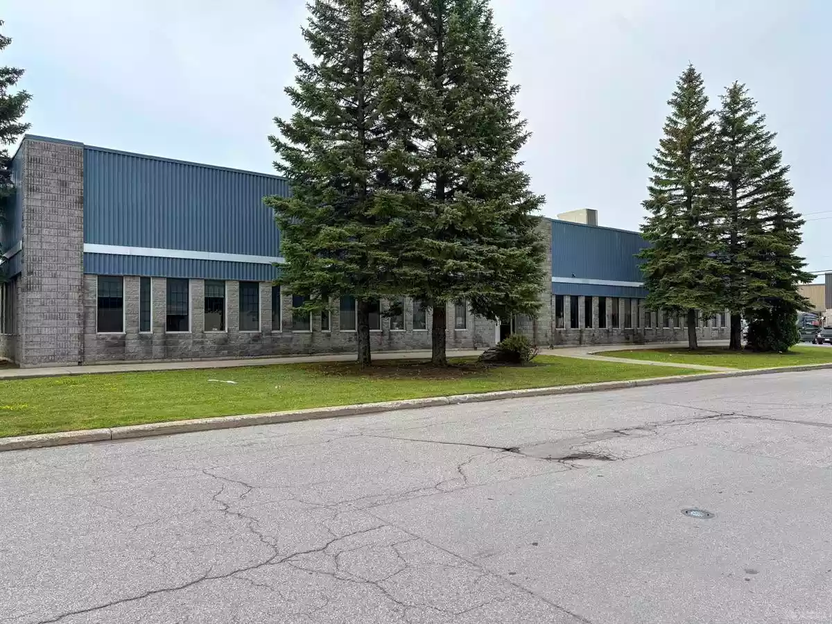 Laval - Warehouse/Distribution
