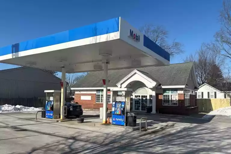 A1-407 Genesee Street East