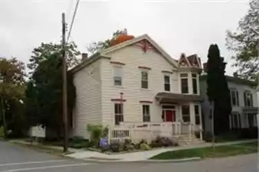 A1-124 Court Street East