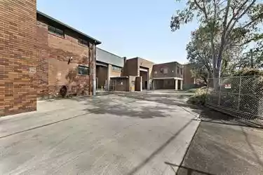 3 Sir Joseph Banks Street