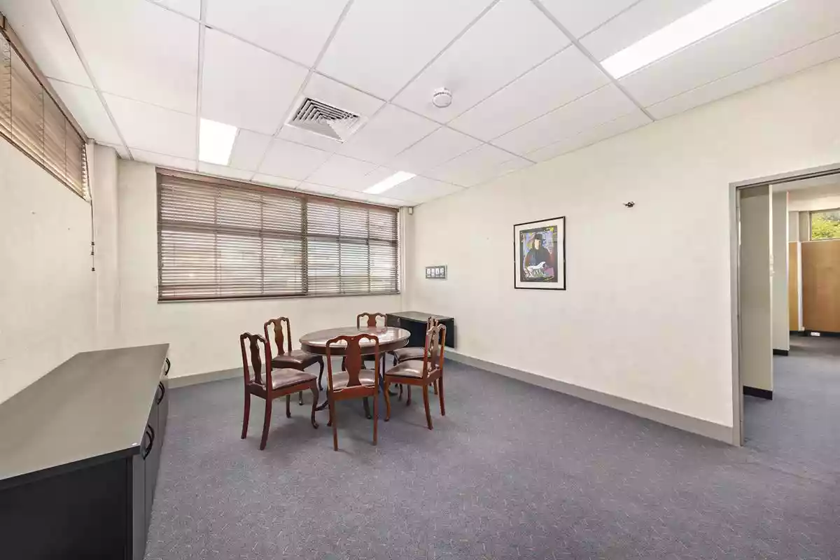 3 Sir Joseph Banks Street