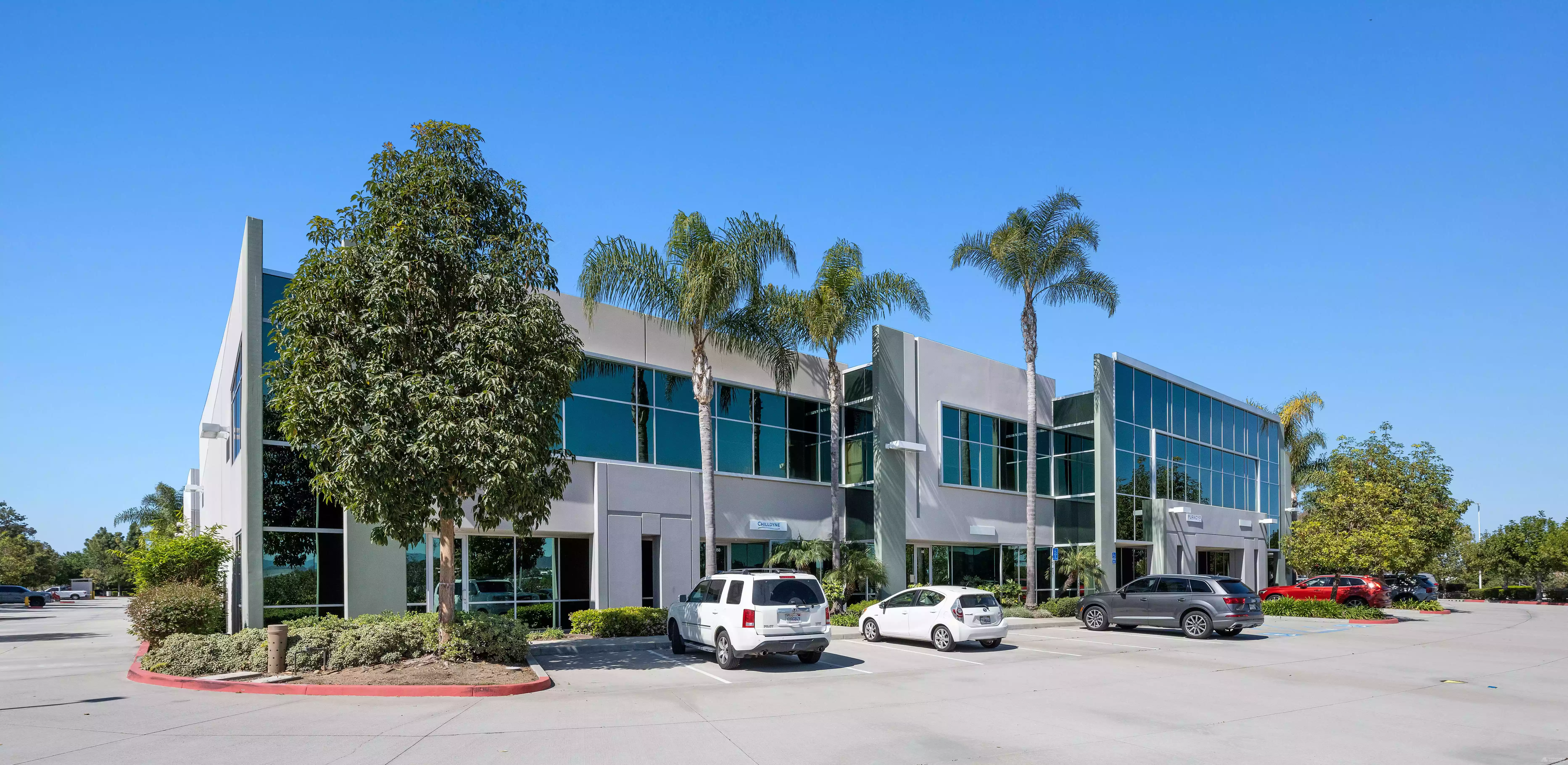 Oaks East Business Center