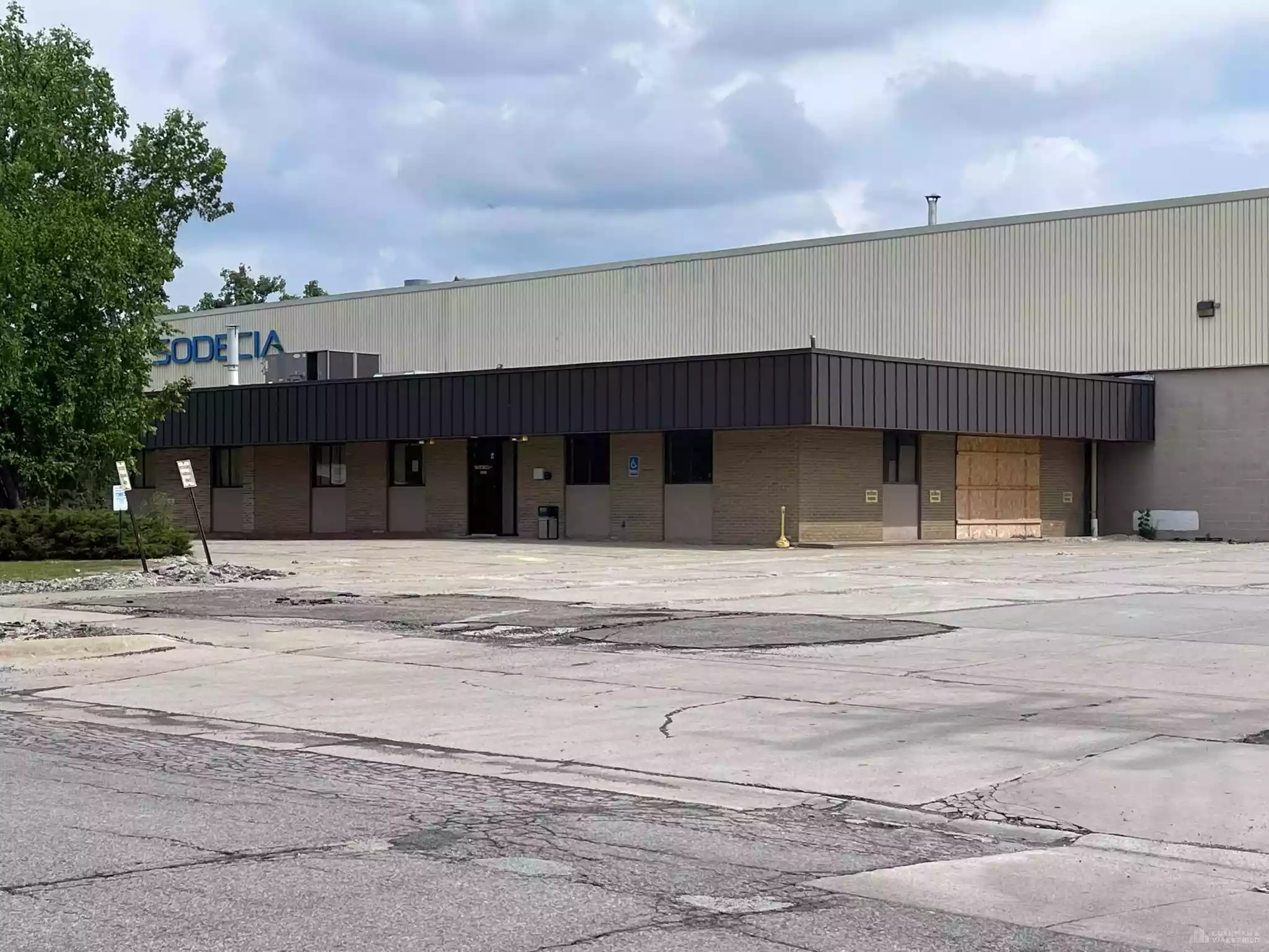 Roseville - Manufacturing