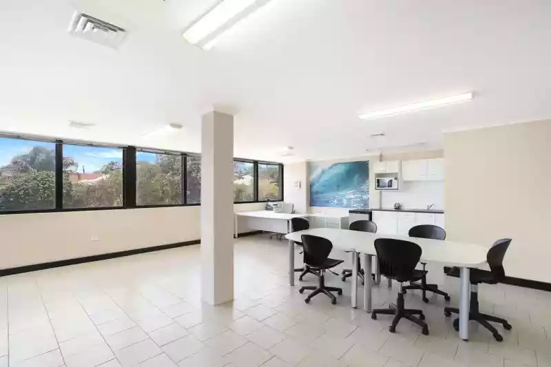10/4 Bronti Street