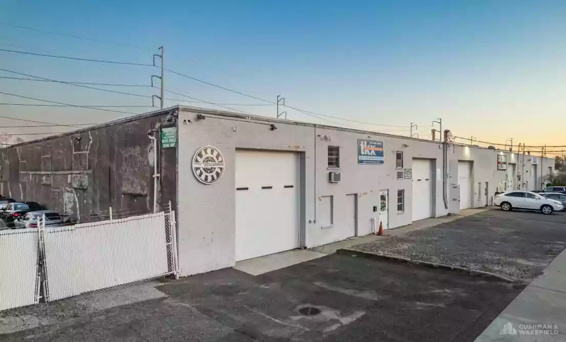 Huntington Station - Warehouse/Distribution