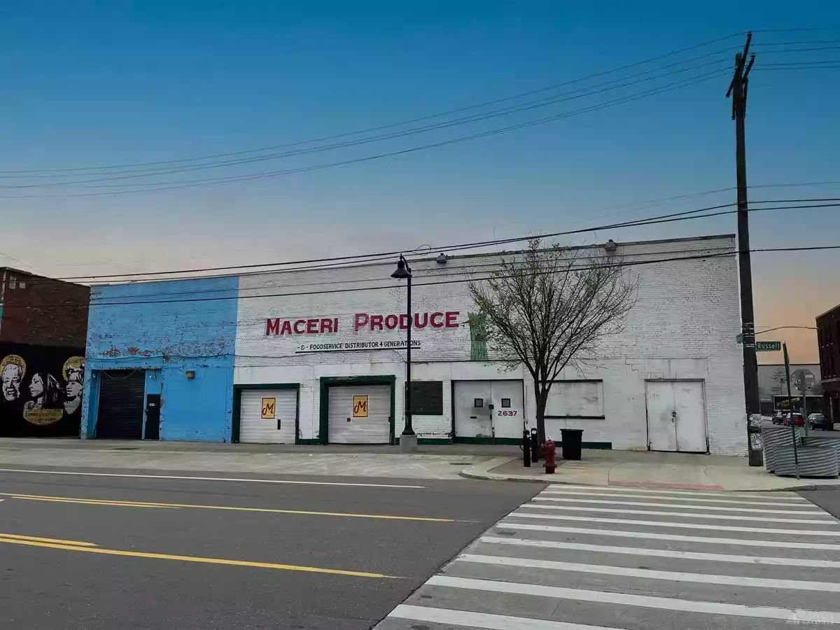 Detroit - Warehouse/Distribution