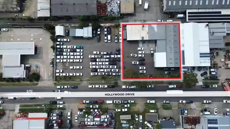 18-20 Hollywood Drive