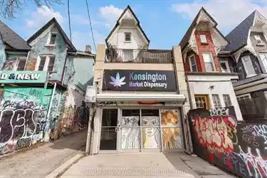 Toronto - Street Retail