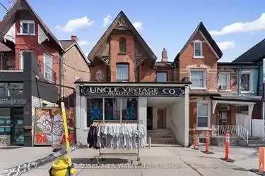 Toronto - Street Retail