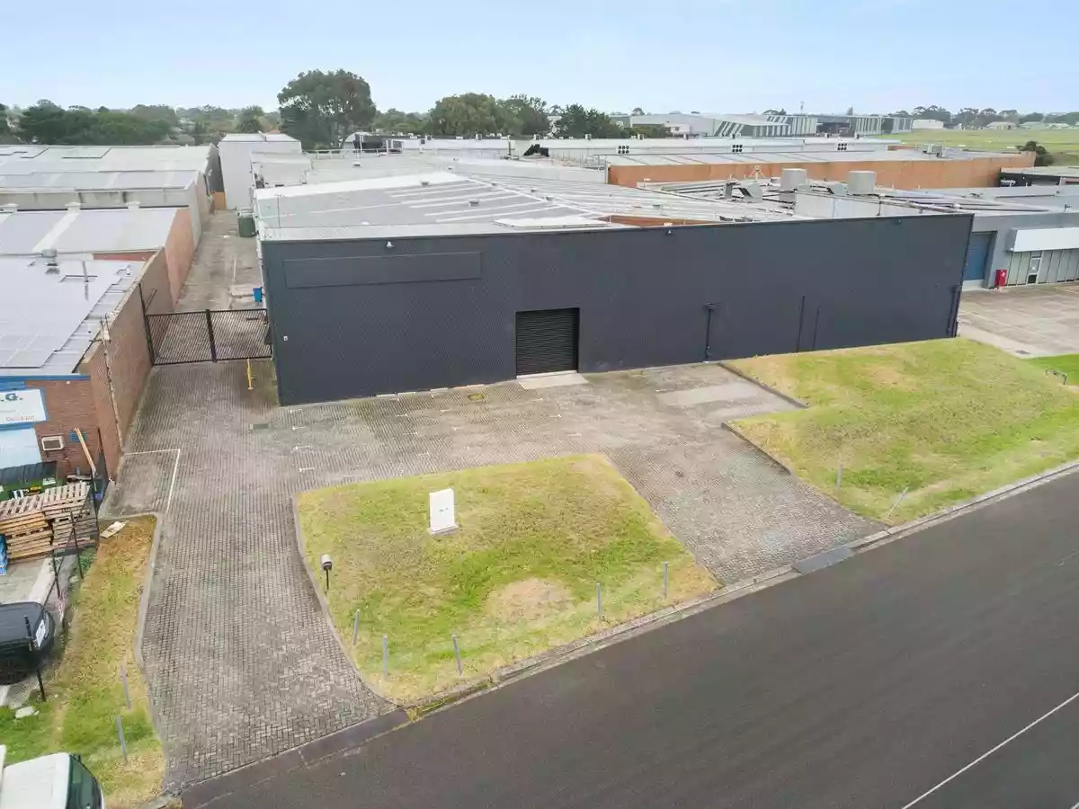 9-11 De Havilland Rd