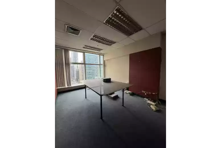 88 Corporate Center meeting room