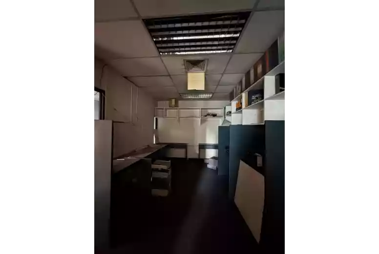 88 Corporate Center workstation area
